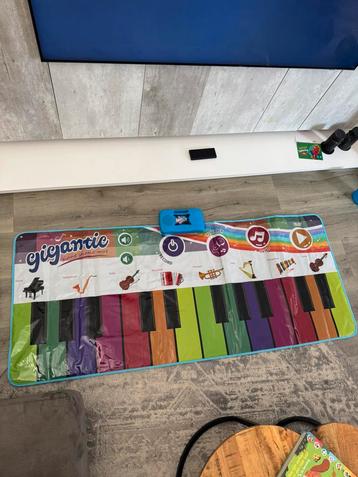 Te koop: Gigantic Piano Mat in nieuwstaat – €25 beschikbaar voor biedingen