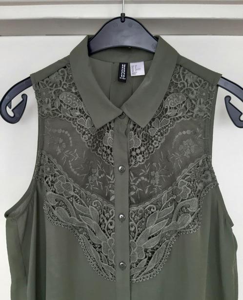 Nieuw blouse van Divided maat 38. Gratis Zara blouse., Kleding | Dames, Blouses en Tunieken, Nieuw, Maat 38/40 (M), Groen, Ophalen of Verzenden
