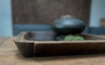 Oude houten bak schaal sober sleets imperfect beschikbaar voor biedingen