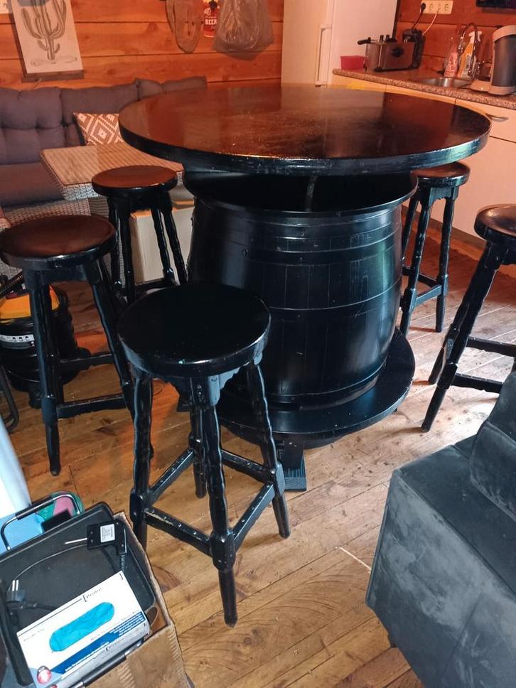 bartafel/ statafel/ wijnvat met krukken, Huis en Inrichting, Tafels | Statafels, Gebruikt, Ophalen