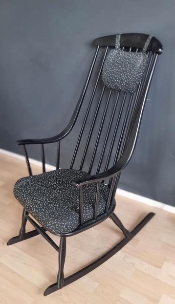 Zwarte schommelstoel met kussens - in goede staat! beschikbaar voor biedingen