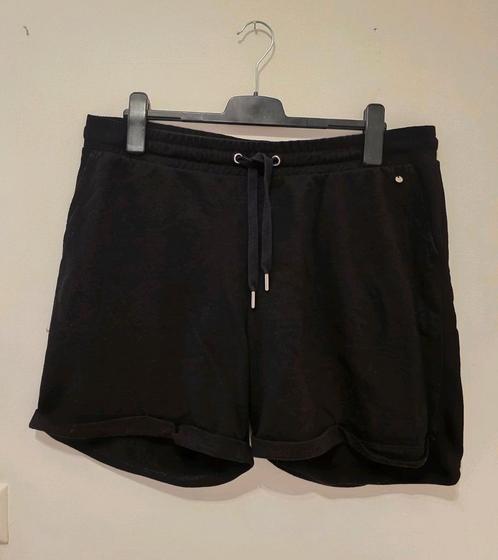 Dames C&A basic korte broek sweat short zwart maat L, Kleding | Dames, Broeken en Pantalons, Zo goed als nieuw, Maat 42/44 (L)