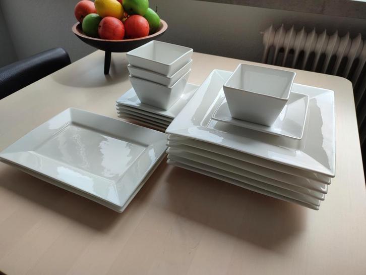 Vierkant wit servies Xenos:, Huis en Inrichting, Keuken | Servies, Zo goed als nieuw, Bord(en), Overige stijlen, Porselein, Ophalen