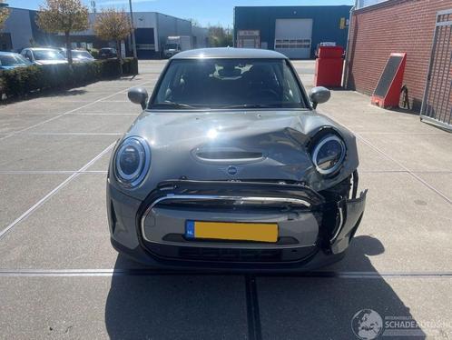 MINI Cooper S (bj 2021, automaat), Auto diversen, Schadeauto's, Mini, Automaat, Elektrisch, Hatchback, Zilver of Grijs