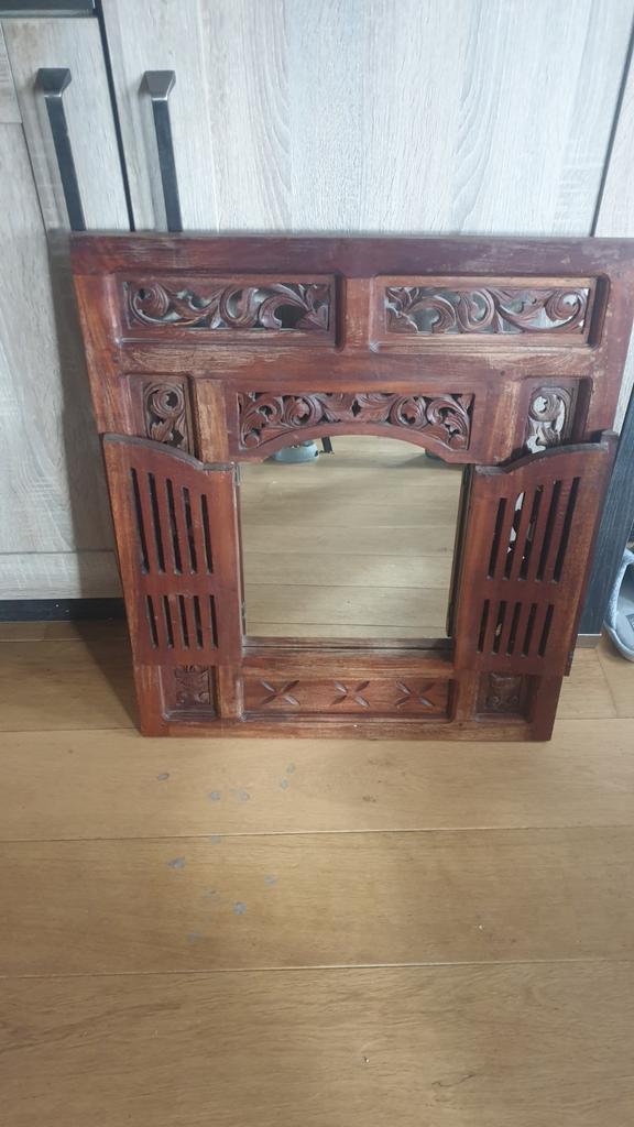Balinese spiegel met luiken, handgesneden 60x70cm, Huis en Inrichting, Woonaccessoires | Spiegels, Gebruikt, 50 tot 75 cm, Minder dan 100 cm
