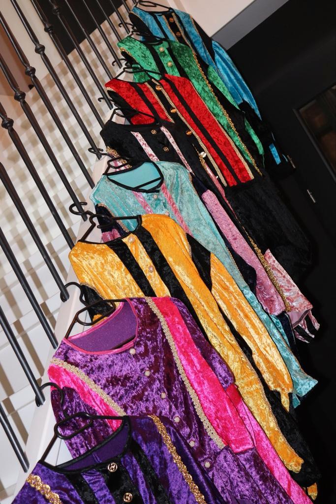 pietenpakken te huur (piet), Diversen, Sinterklaas, Zo goed als nieuw, Ophalen