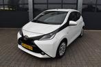 TOYOTA Aygo 1.0 VVT-i 69pk X-Play, Auto's, Voorwielaandrijving, Stof, Gebruikt, 4 stoelen