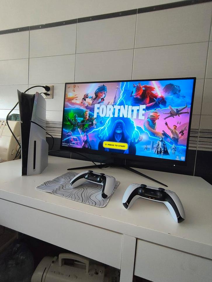 Ps 5 met monitor en 2 controllers, Spelcomputers en Games, Spelcomputers | Sony PlayStation 5, Zo goed als nieuw, Playstation 5