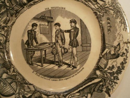 Leuk Napoleon Bordje met leuke afbeelding, Huis en Inrichting, Keuken | Servies, Gebruikt, Overige typen, Overige stijlen, Aardewerk