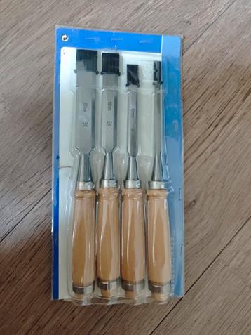 Houtbeitelset – 4 stuks, nieuw (lichte beschadiging aan 1 ha beschikbaar voor biedingen