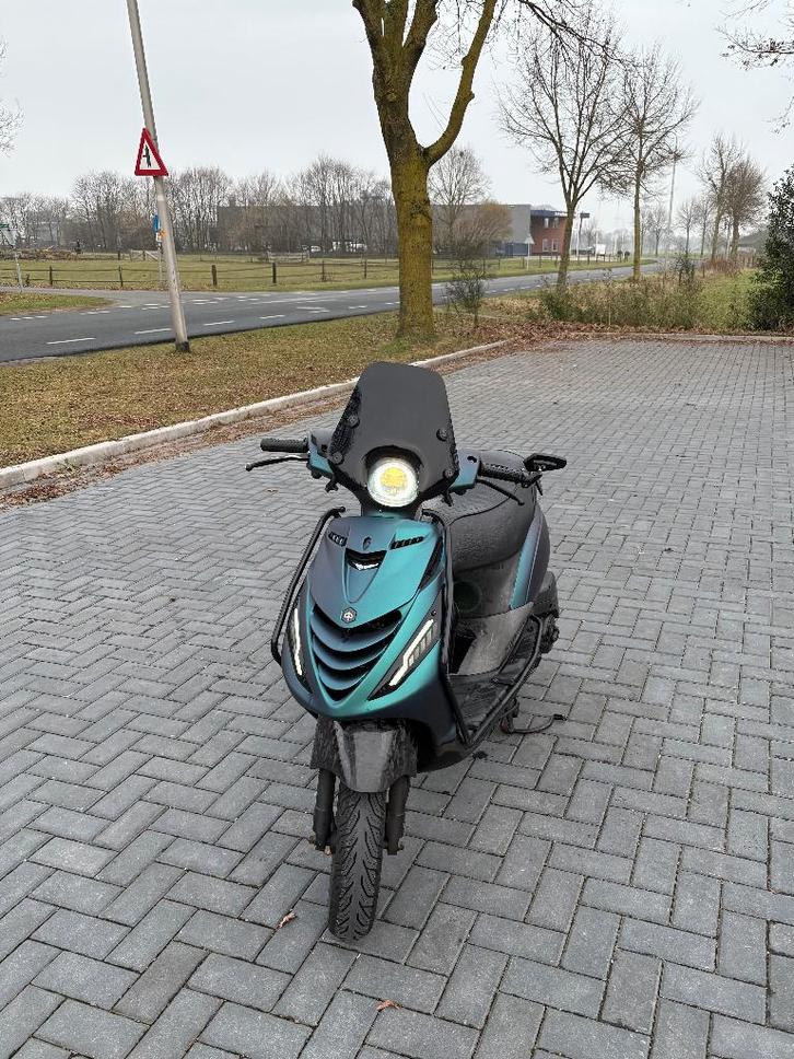 Piaggio zip 50cc, Fietsen en Brommers, Scooters | Piaggio, Zo goed als nieuw, Zip, Maximaal 45 km/u, Benzine, Ophalen