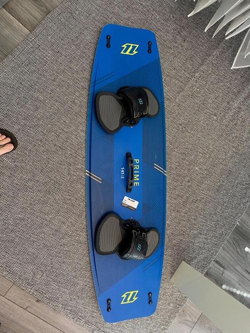 ZGAN: Slingshot / North Board Prime Kitesurf set compleet, Watersport en Boten, Kitesurfen, Zo goed als nieuw, Kitesurf-set, 12 m²