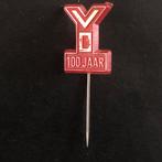 peldje Warenhuis VD 100 Jaar Rood, Ophalen of Verzenden, Gebruikt, Overige onderwerpen, Speldje of Pin