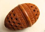 Handgesneden coquillanoot, pomander 19e eeuw, Ophalen of Verzenden