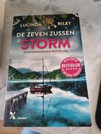 Lucinda Riley - Storm, Boeken, Literatuur, Lucinda Riley, Ophalen of Verzenden, Zo goed als nieuw