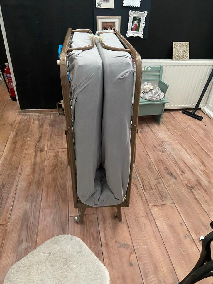 Opklapbed / Logeerbed - Eenpersoons, Huis en Inrichting, Slaapkamer | Bedden, Gebruikt, Eenpersoons, 80 cm, 190 cm of minder, Metaal