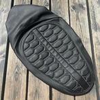 Zadelhoes Vespa S50 sport audi rs custom buddydek, Info@jynkx.com, Jynkx, Nieuw, Ophalen of Verzenden