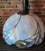 Hanglamp iriserend glas in lood/ tiffany stijl, Huis en Inrichting, Lampen | Hanglampen, Ophalen, Zo goed als nieuw, Glas, Minder dan 50 cm