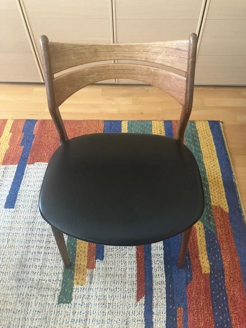 Eetkamerstoelen Erik Buch Model 310, Huis en Inrichting, Stoelen, Gebruikt, Vier, Hout, Bruin, Ophalen