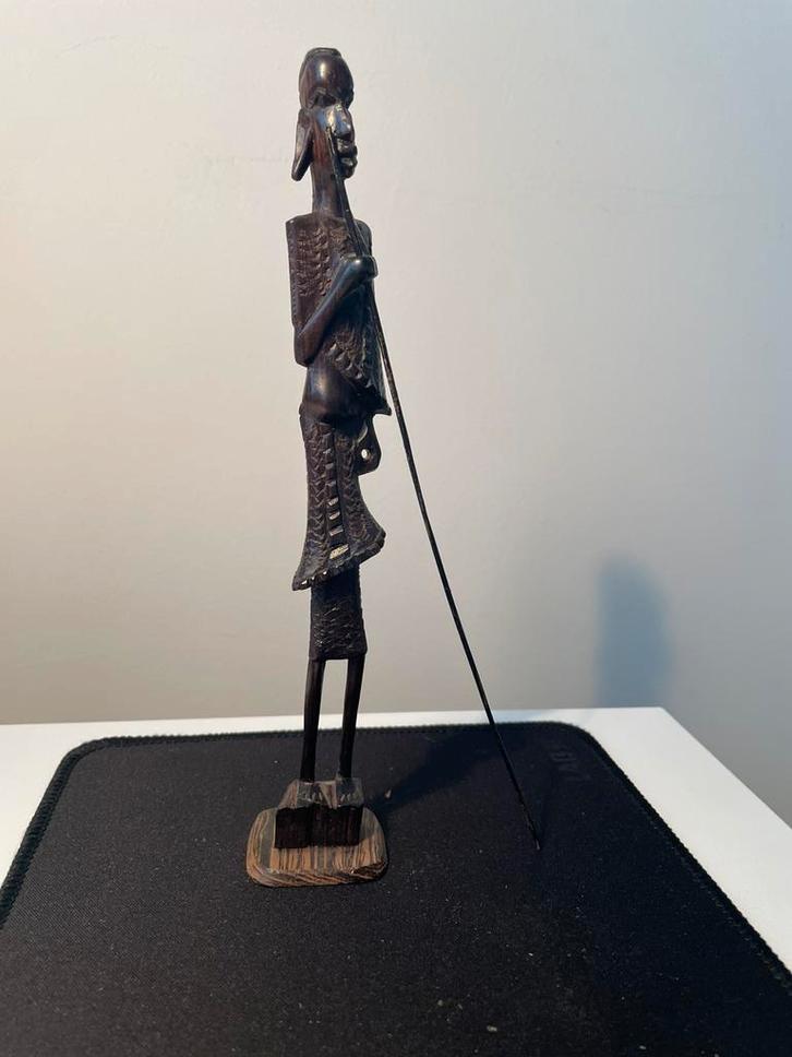 Afrikaans houten beeld met staf – tribale stijl – ca. 22 cm, Antiek en Kunst, Kunst | Beelden en Houtsnijwerken, Ophalen of Verzenden