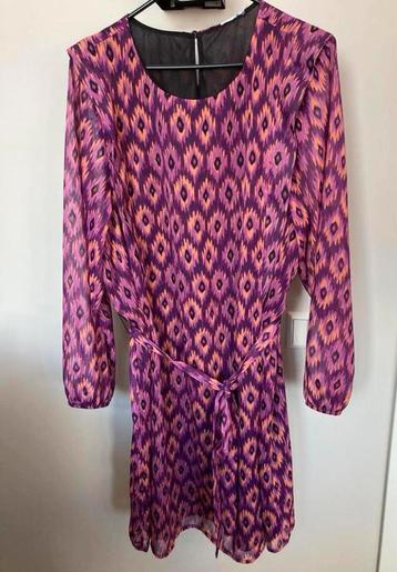 Mooie paarse jurk met glimmertje maat xl beschikbaar voor biedingen