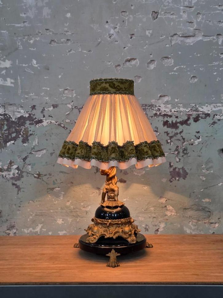 Vintage lampenkap met groene fluwelen details, Huis en Inrichting, Lampen | Lampenkappen, Gebruikt, 25 tot 50 cm, Rond, Crème
