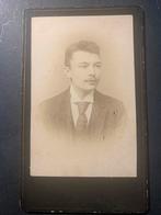 cdv carte de visite jongeman Indie 1893 foto, Verzenden, Voor 1940, Zo goed als nieuw, Foto
