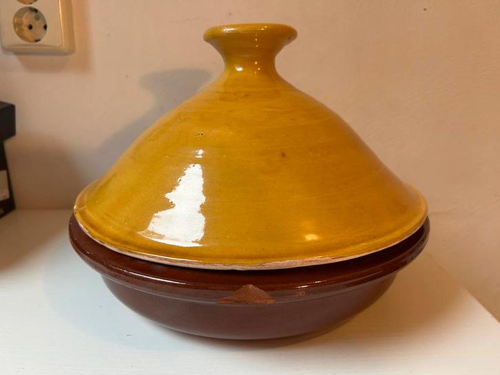 Aardewerken tajine – handgemaakt (Spaans), Huis en Inrichting, Keuken | Keukenbenodigdheden, Gebruikt, Ophalen of Verzenden