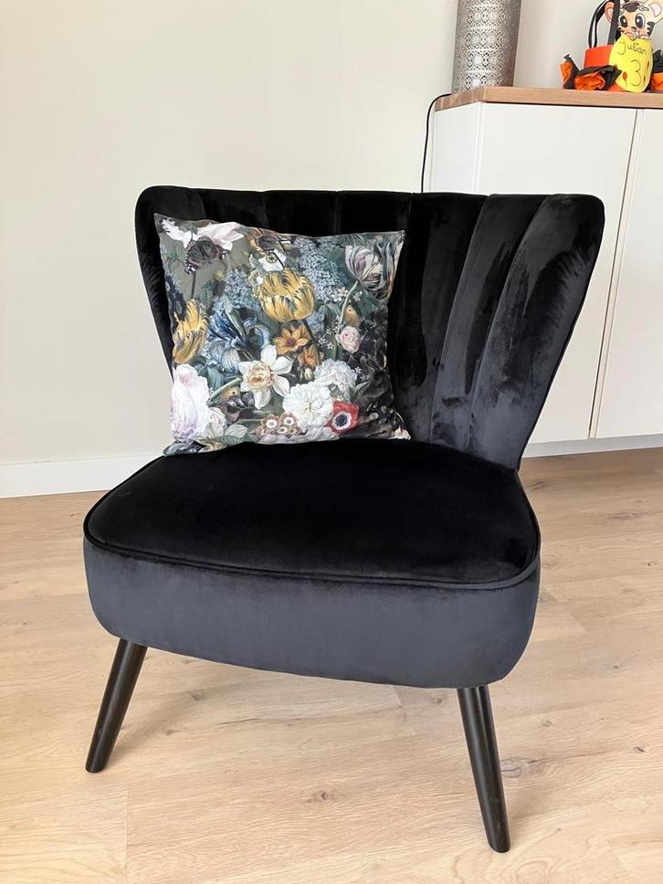 Elegante zwarte fauteuil, Huis en Inrichting, Fauteuils, Zo goed als nieuw, Hout, Minder dan 50 cm, Minder dan 75 cm, Ophalen