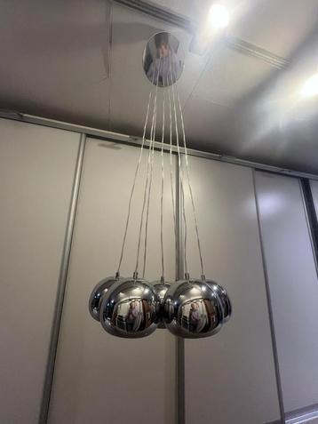 Hanglampen beschikbaar voor biedingen