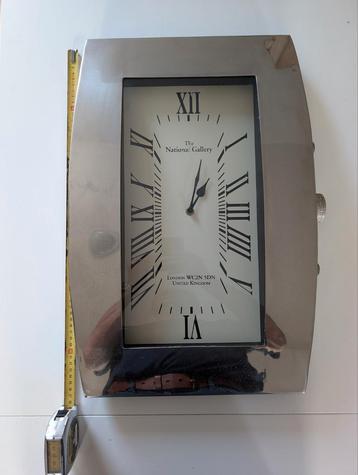 National Gallery Wandklok - Stijlvol Design (56 x 38 x 8 cm) beschikbaar voor biedingen