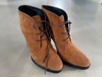 Tod’s dames laarsjes mt 38 in honingkleurig suede, Kleding | Dames, Schoenen, Ophalen of Verzenden, Zo goed als nieuw, Zwart