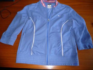 Nike vestje met halflang mouwtje. Maat m. Lichtblauw.  beschikbaar voor biedingen