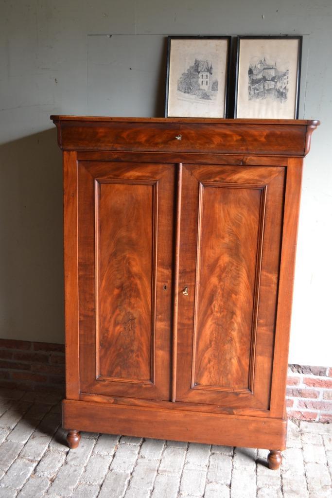 Prachtige strakke antieke kersen houten meidenkast., Antiek en Kunst, Antiek | Meubels | Kasten, Verzenden