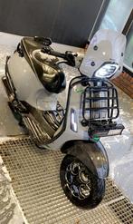 Vespa sprint, Fietsen en Brommers, Scooters | Vespa, Ophalen, Maximaal 45 km/u, Vespa S, Zo goed als nieuw