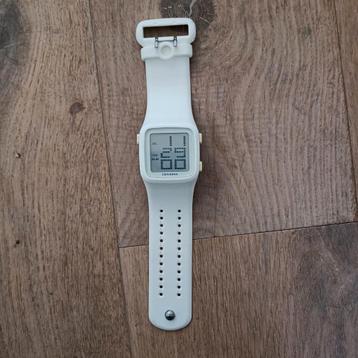 Converse VR002 Digitaal Horloge - Wit beschikbaar voor biedingen
