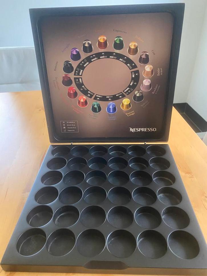 Doos Nespresso- Discovery Box, Huis en Inrichting, Keuken | Servies, Gebruikt, Kop(pen) en/of Schotel(s), Overige stijlen, Overige materialen