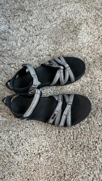 Teva’s maat 39 Wandelschoenen Sandalen beschikbaar voor biedingen