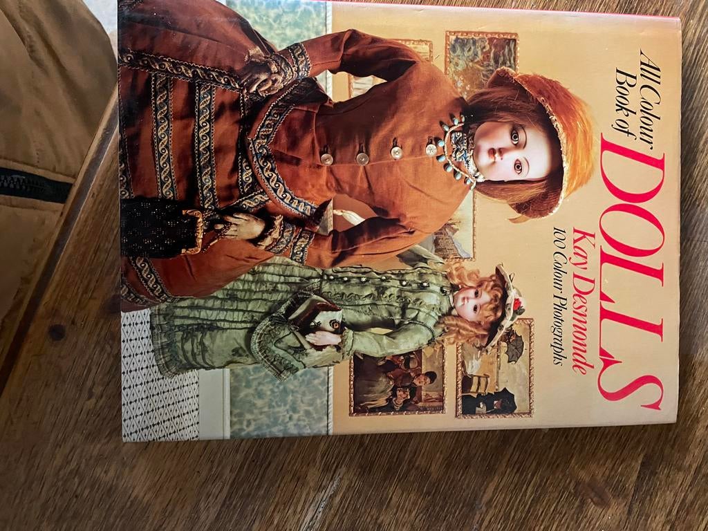 All Colour Book of Dolls - Kay Desmonde, Boeken, Ophalen of Verzenden, Gelezen, Poppen maken