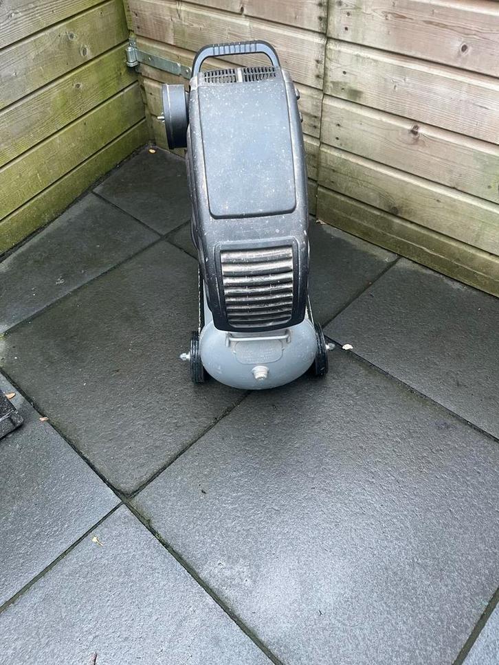 Compressor Einhell KCK 210/8/24 - Goed Werkend, Doe-het-zelf en Verbouw, Compressors, Gebruikt, 6 tot 10 bar, 25 tot 100 liter