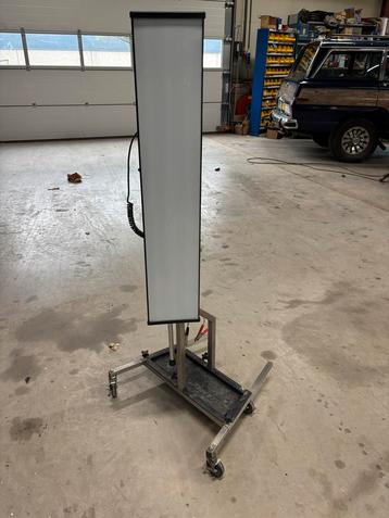 Uitdeuklamp zonder spuiten . beschikbaar voor biedingen