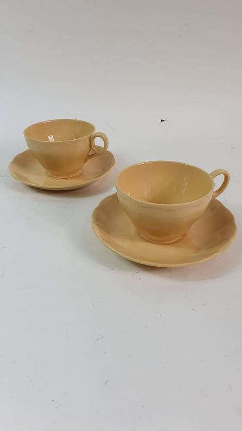 2x kop en schotel pastel geel, Laburnum Petal, Grindley. 5A8, Huis en Inrichting, Keuken | Servies, Gebruikt, Kop(pen) en/of Schotel(s)
