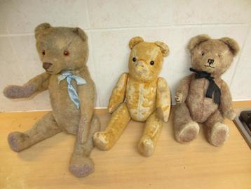 3 mooie antieke beren met oude kapok of stro vulling  beschikbaar voor biedingen