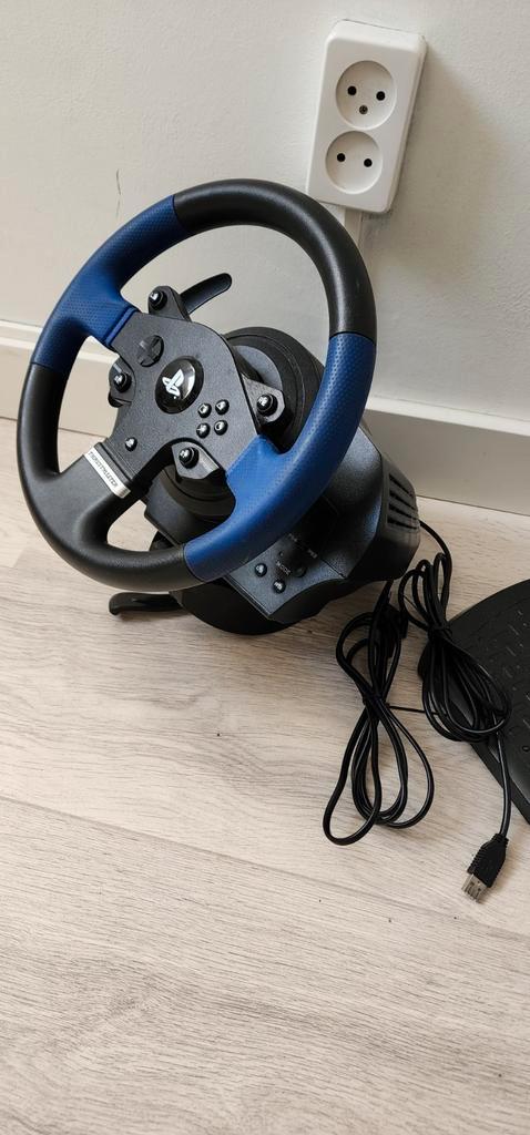 Trustmaster t150, Spelcomputers en Games, Spelcomputers | Sony PlayStation Consoles | Accessoires, Zo goed als nieuw, Stuur of Pedalen