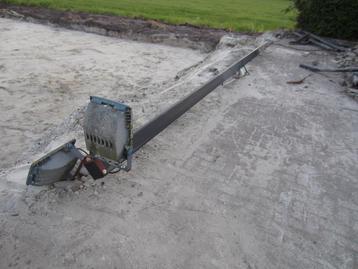 Buitenlamp 6 meter hoog beschikbaar voor biedingen