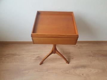Side table uitklapbaar beschikbaar voor biedingen