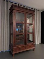 Mooie koloniale kast, Ophalen