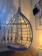 Hangstoel Grijs, Huis en Inrichting, Stoelen, Ophalen, Zo goed als nieuw, Hout, Eén