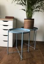 Ikea GLADOM Salontafel 2 stuks met dienblad,45x53 cm, Ophalen, Metaal of Aluminium, Zo goed als nieuw, 75 cm of meer