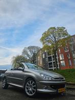 Peugeot 206 1.6 16V CC 2004 Grijs, Auto's, 47 €/maand, Origineel Nederlands, Te koop, Zilver of Grijs